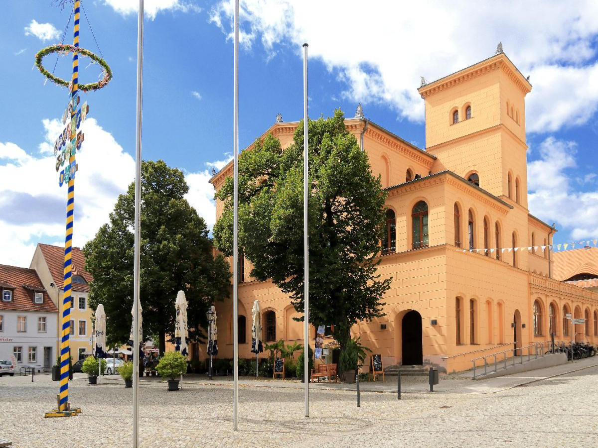 Das Rathaus in Luckau in der Niederlausitz