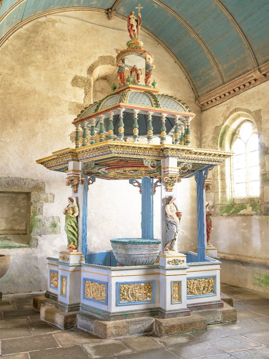 Taufhaus der Église Saint-Derrien in Commana