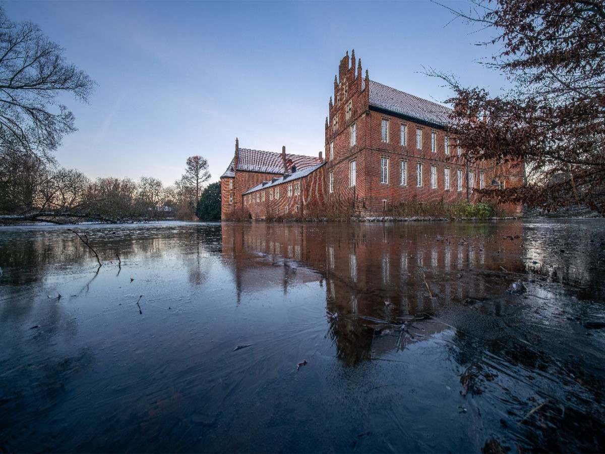 Eisiger Morgen am Schloss Herten
