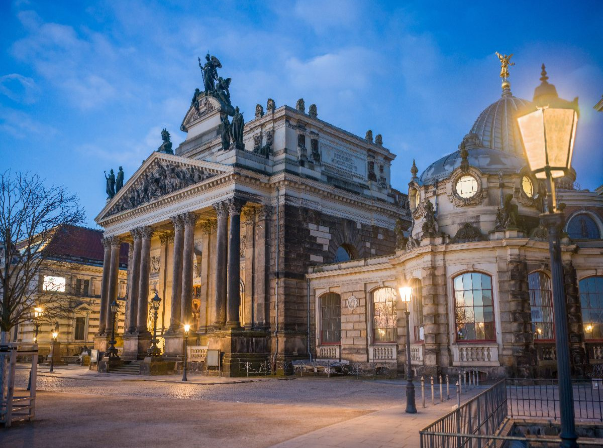 Dresden - Kunstakademie zur Blauen Stunde