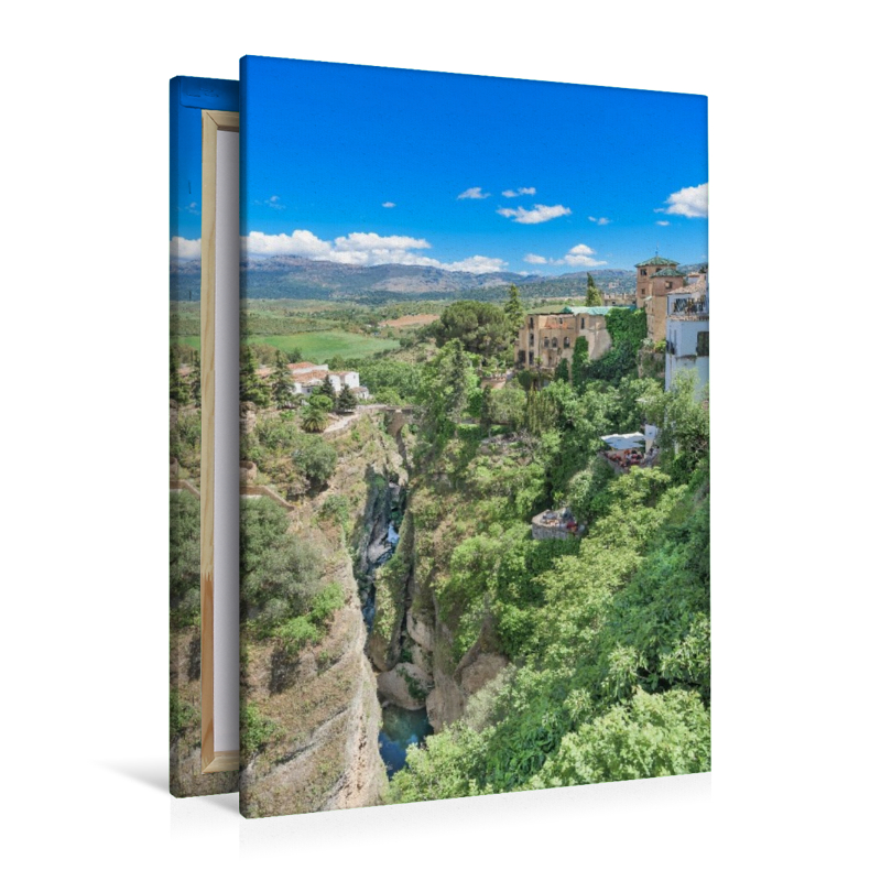 Ein Blick von der Brücke Ponte Nuevo über die weite Landschaft.