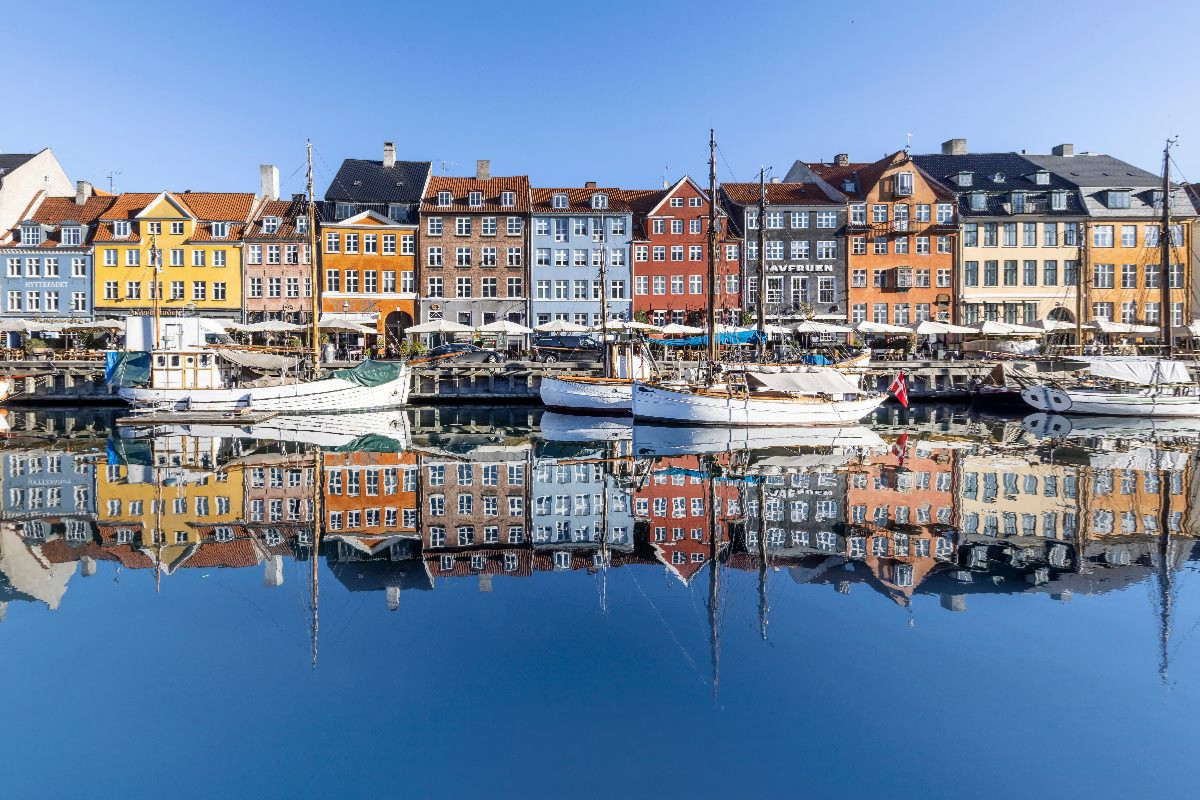 Morgentliche Stille am Nyhavn in Kopenhagen