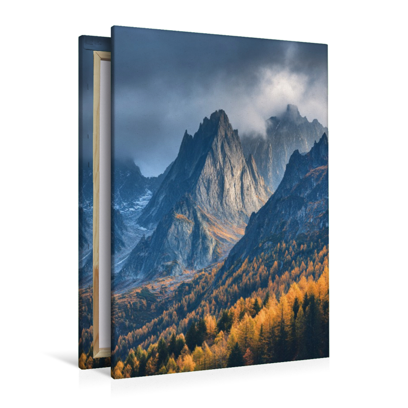 Goldenes Licht segnet die Erde der Berge