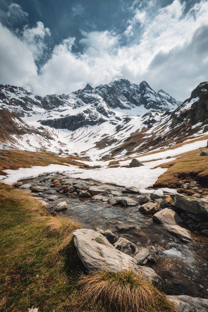 Zwischen Wasser und Schnee offenbart sich das Gleichgewicht der Welt
