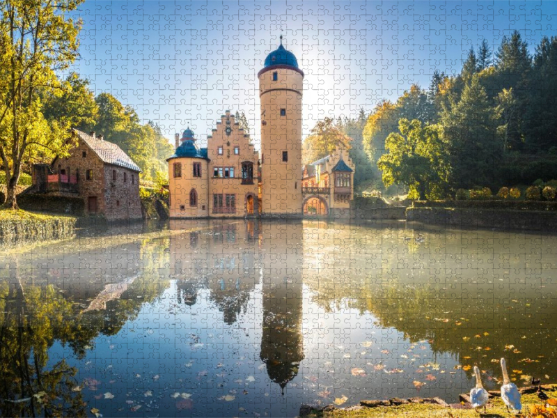 Morgenstimmung im Herbst am Schloss Mespelbrunn