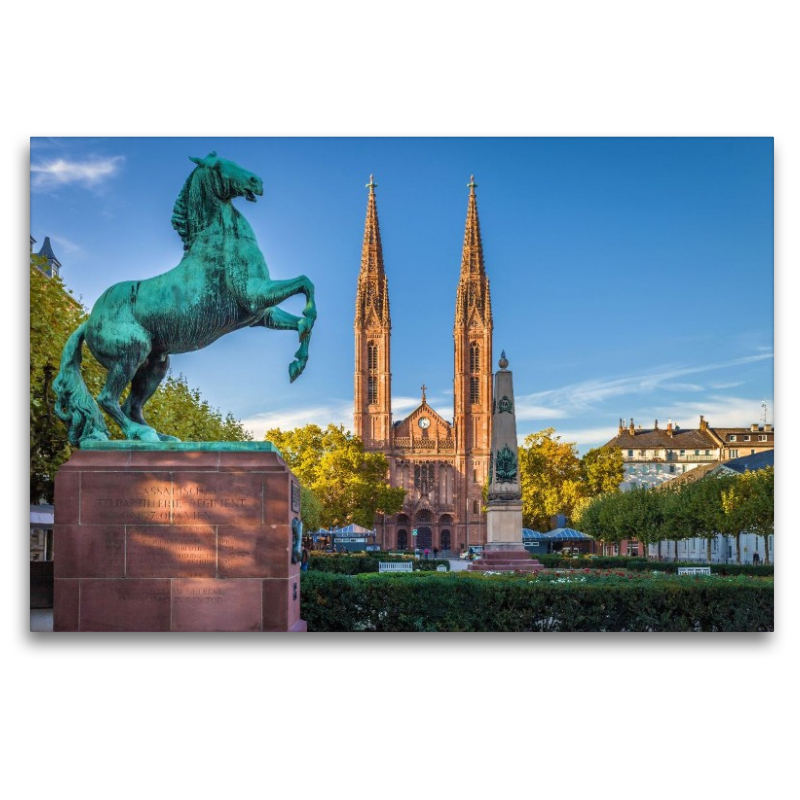 Luisenplatz mit Oraniendenkmal und Luisenkirche in Wiesbaden, Hessen