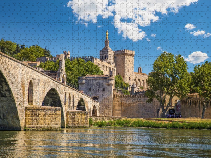 Brücke St. Benezet und Bischofspalast in Avignon, Provence