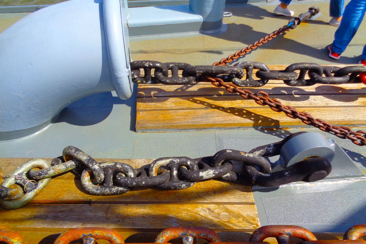 Oberdeck mit Ankerkette