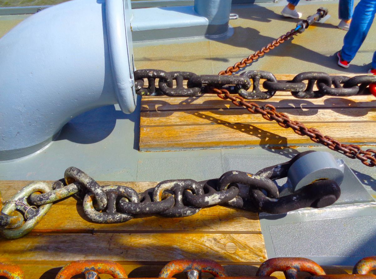 Oberdeck mit Ankerkette