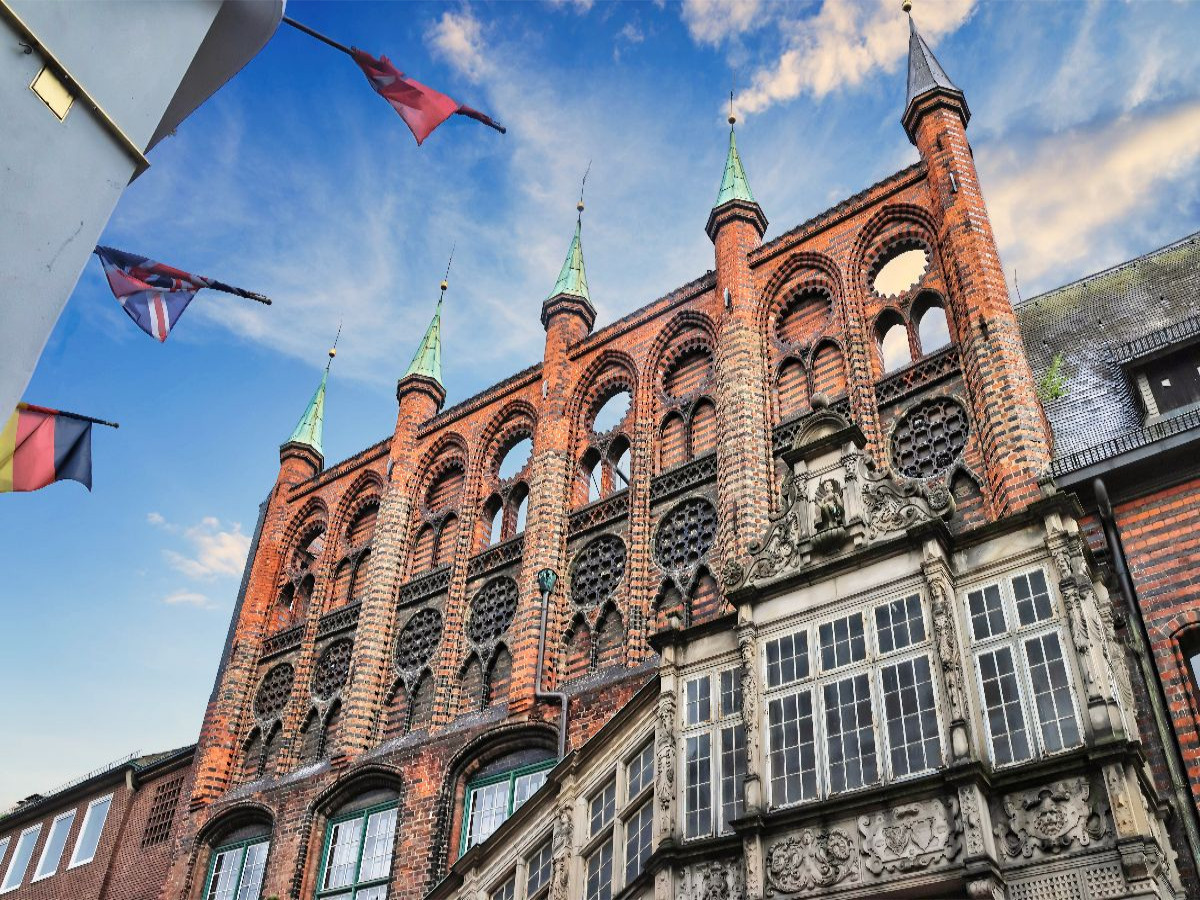 Die berühmte gotische Schauwand des Lübecker Rathauses