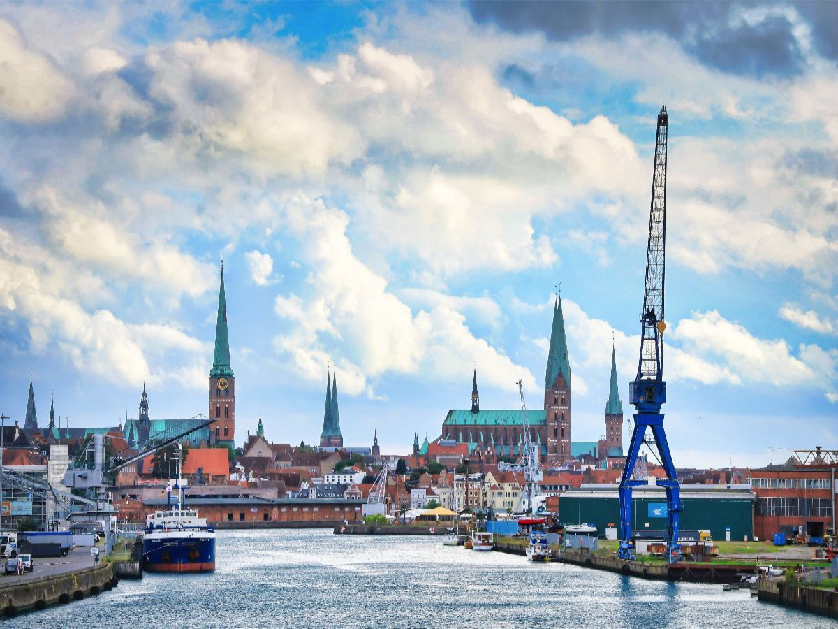 Blick auf die historische Altstadt Lübecks