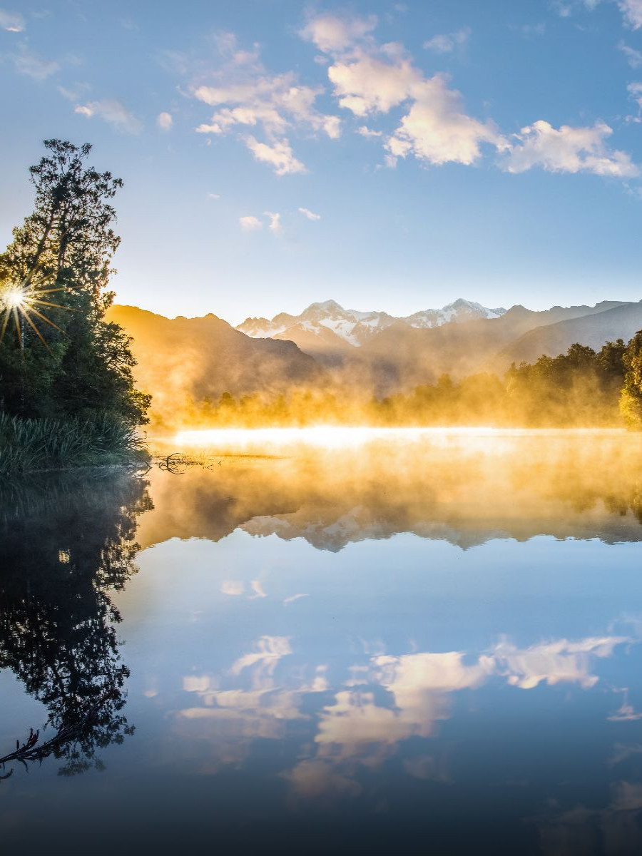 Sonnenaufgang am Lake Matheson, Southland, South Island, Neuseeland