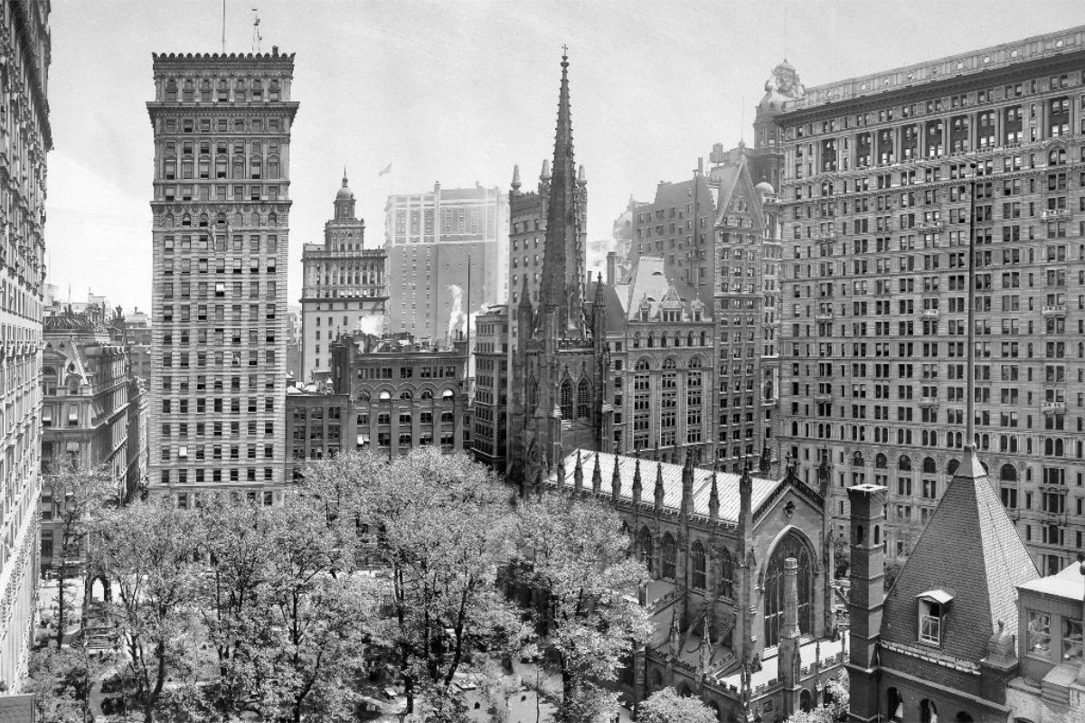 Historic New York: Trinity churchyard and skyscrapers, ca. 1908