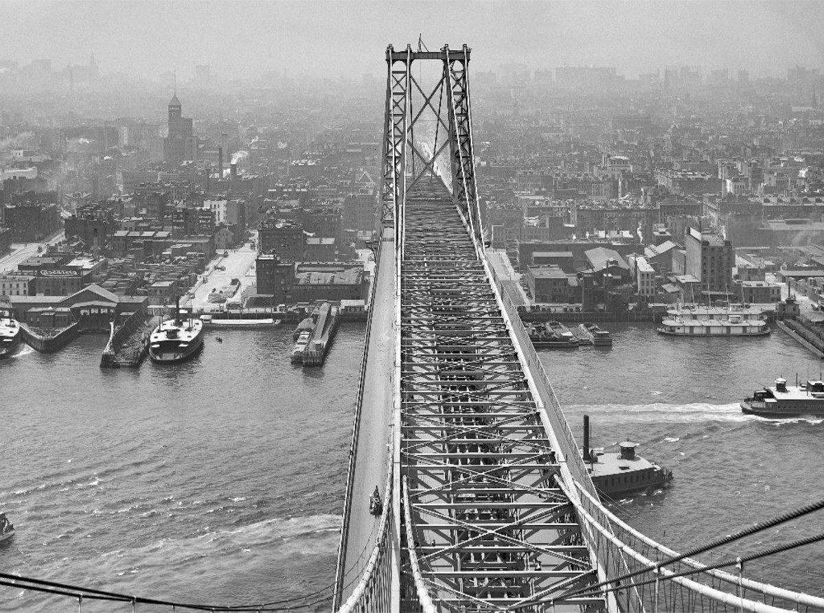 Historic New York: East River from Brooklyn tower of Williamsburg Bridge, 1903