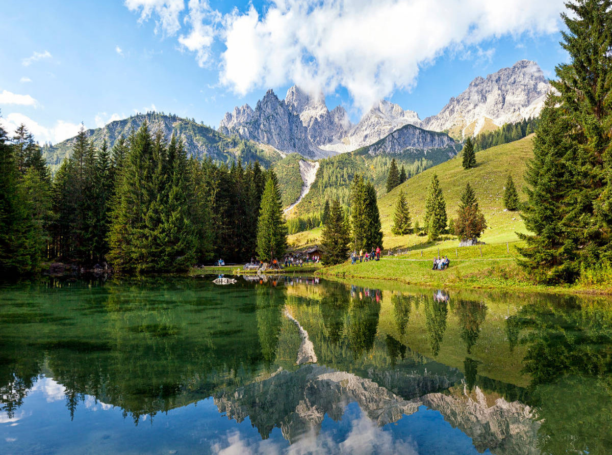 Spiegelung der Bischofsmütze im Almsee bei Filzmoos