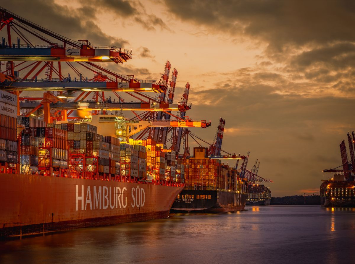 Containerschiff Hamburg Süd und  MSC Irene