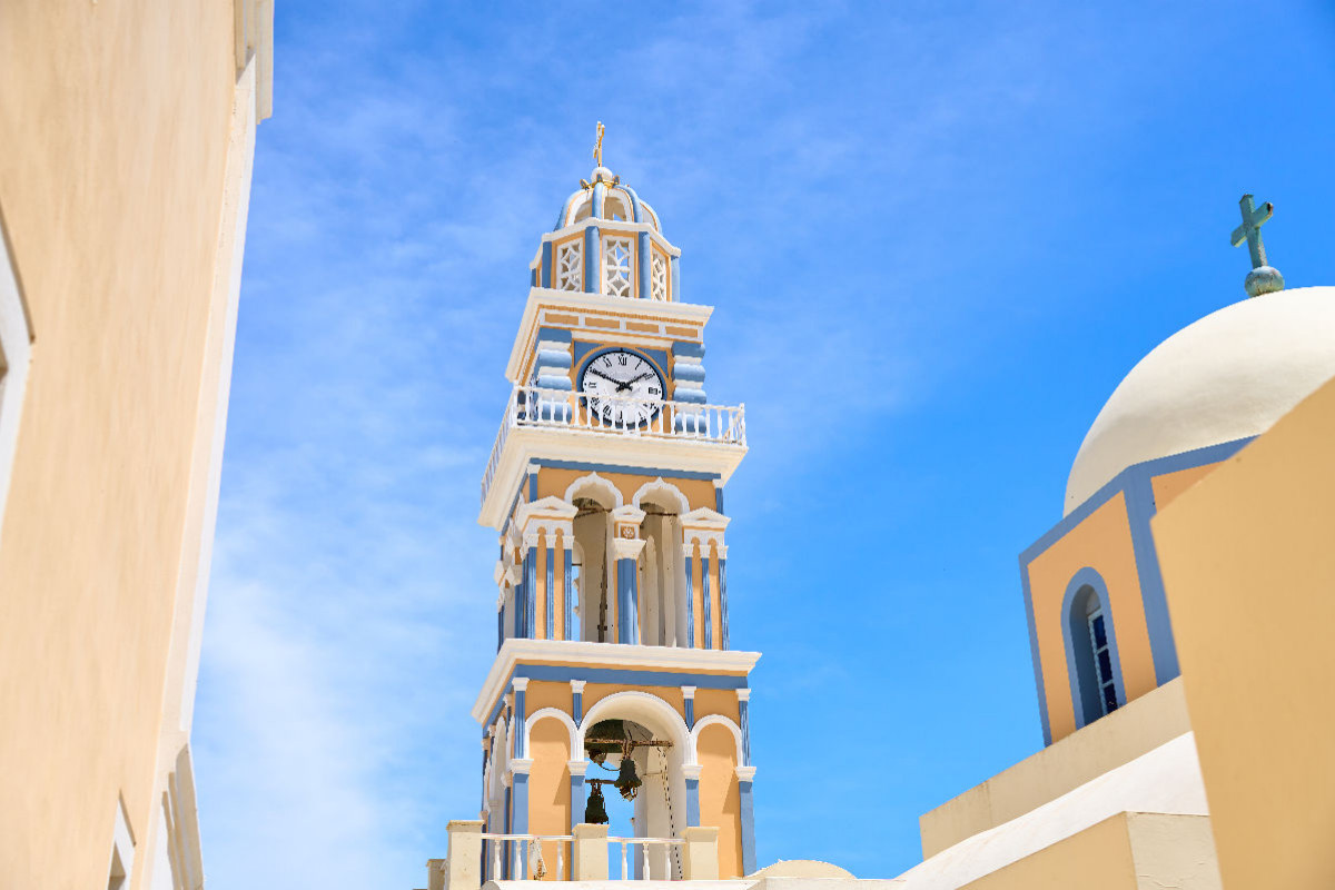 Glockenturm der Kathedrale in Fira
