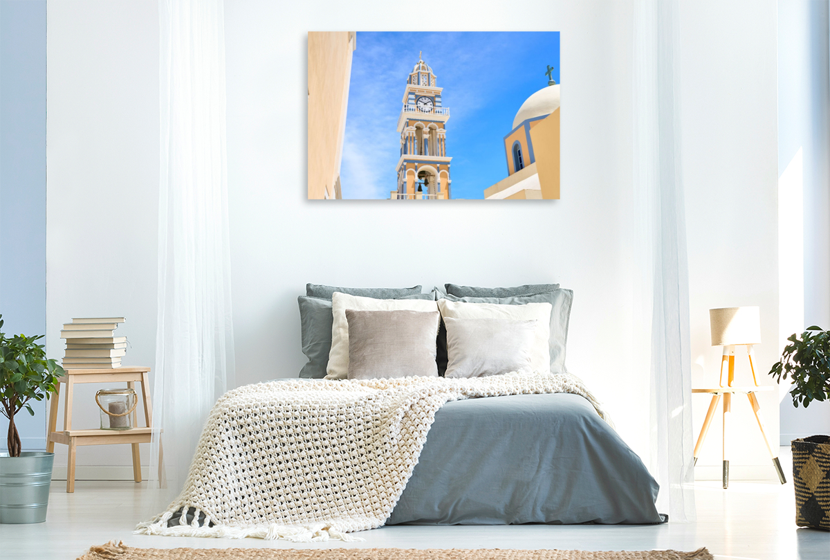 Glockenturm der Kathedrale in Fira