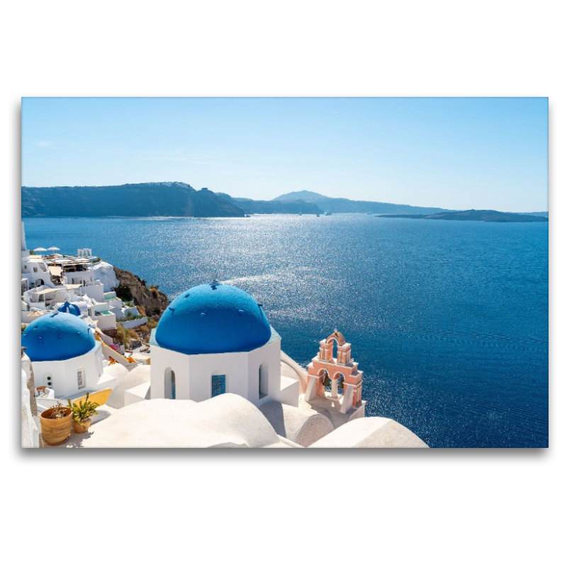 Blaue Kuppeln in Oia auf Santorini