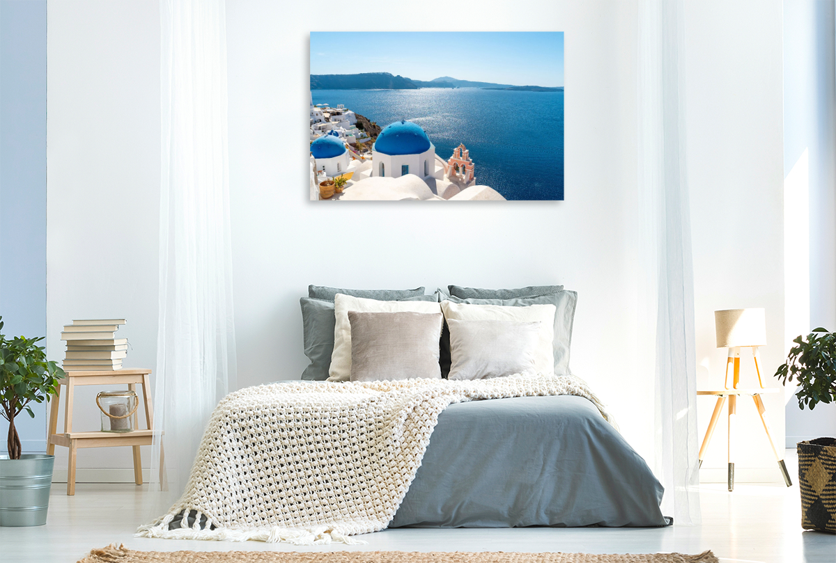 Blaue Kuppeln in Oia auf Santorini