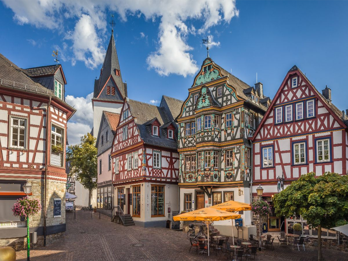 Historische Fachwerkhäuser am Marktplatz von Idstein, Hessen