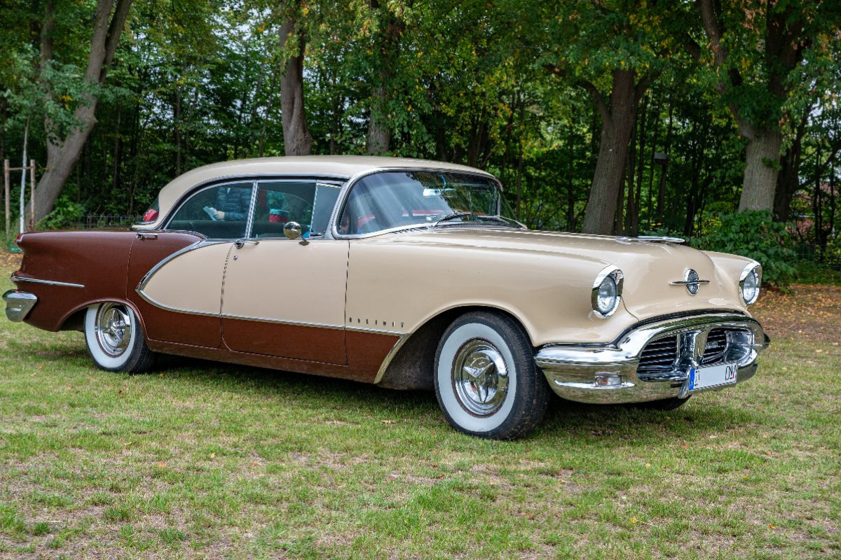 Oldsmobile Ninety Eight 1956