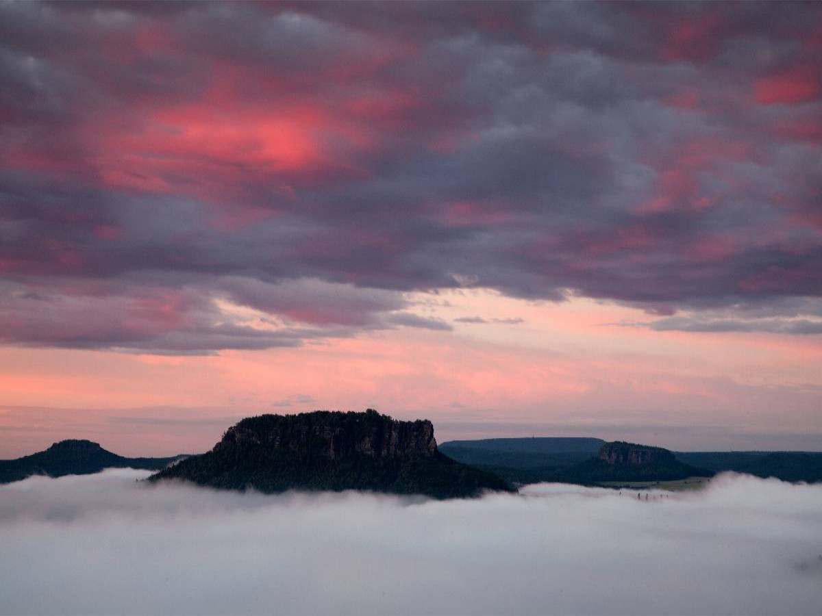 Lilienstein im Nebelmeer