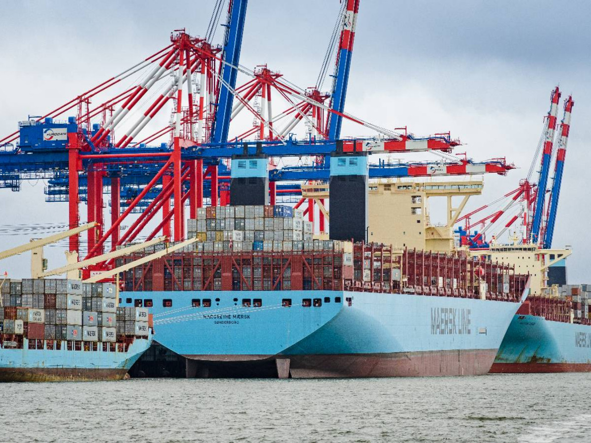 Volle Kaje am Containerterminal