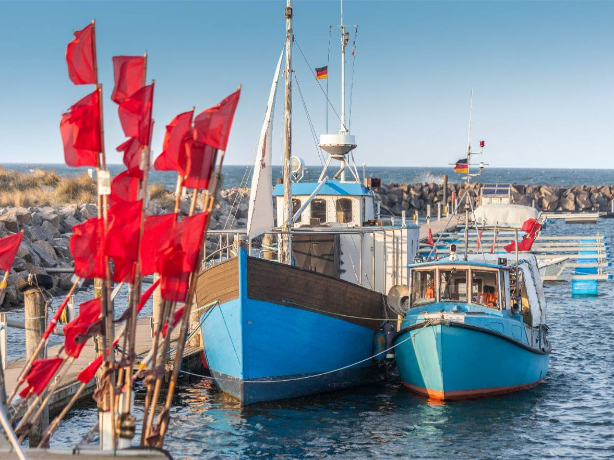 Fischerboote im Hafen von Kühlungsborn an der Ostsee