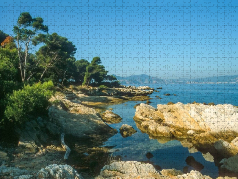 Unberührte Küste auf der Ile St. Honorat