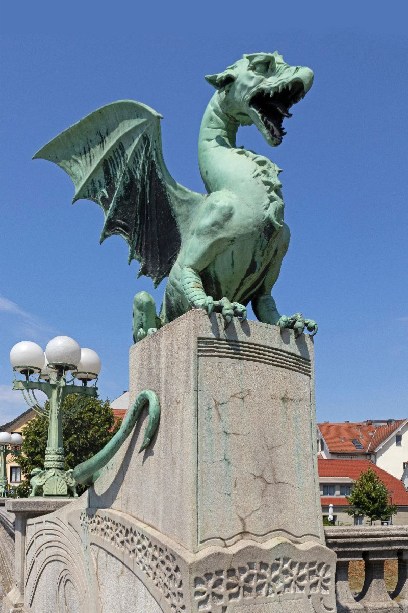 Drachen-Figur auf der Drachenbrücke