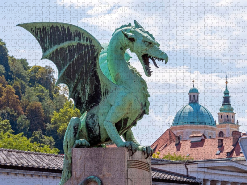 Drachen-Figur, Drachenbrücke, Kathedrale