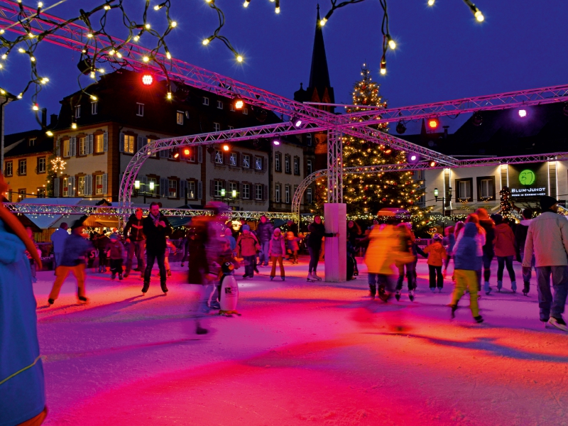 Winterlicher Spaß auf dem Marktplatz