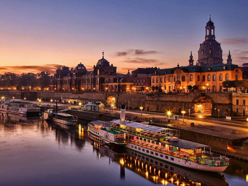 Auf der Augustusbrücke mit Blick zur Altstadt